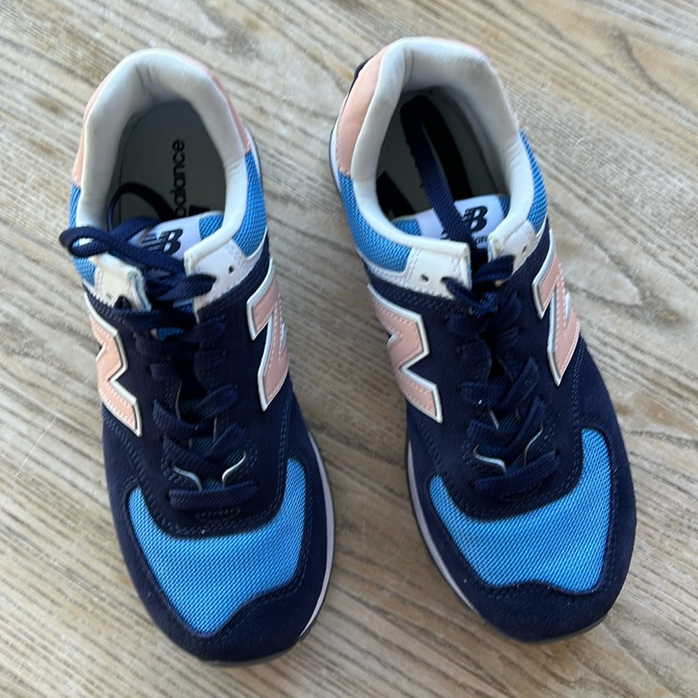 574 new balance sneakers size 9